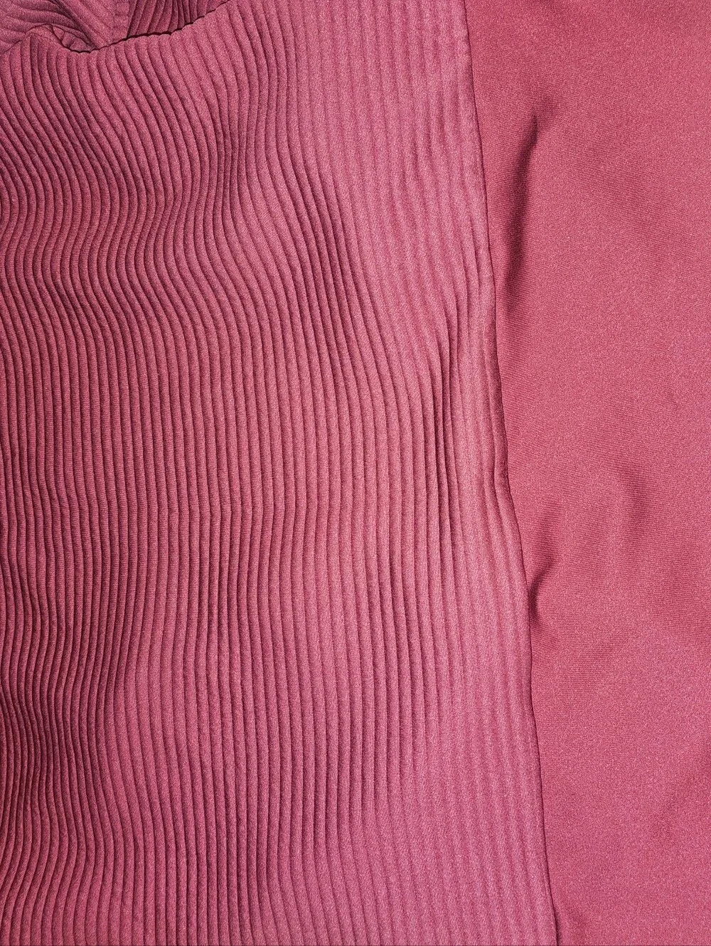 Nike Dri-Fit Size S Ribbed Crewneck Sweatshirt in Maroon